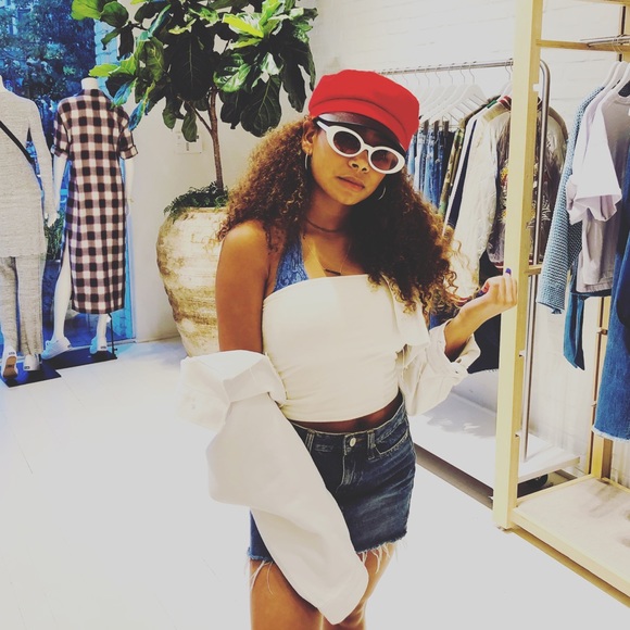 Meet your Posher, Sofia - Picture 1 of 3